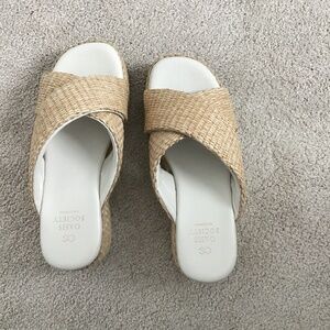 Platform cross cross sandal